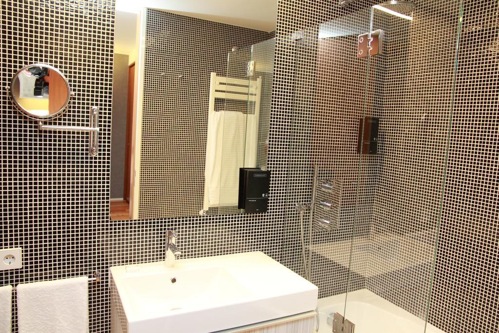 Loftabroad Studios Porto Bilik gambar
